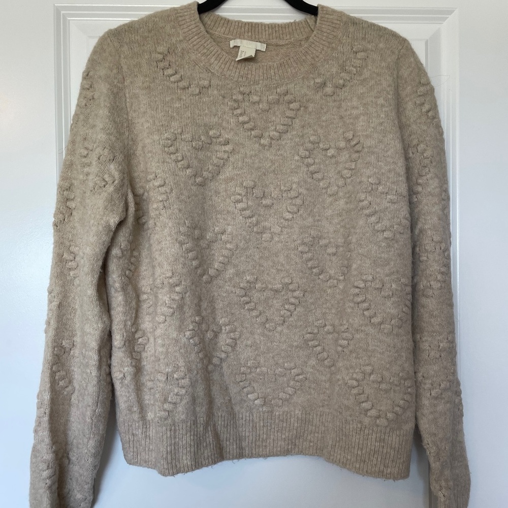 Women’s H&M Beige Knit Sweater with Hearts Pattern
